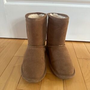Girls bearpaw Elle boots size 2